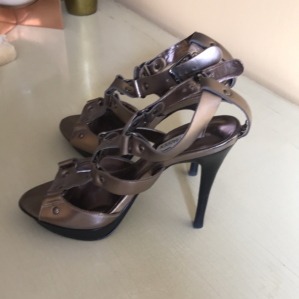 Shoes - Picture 2 of 4
